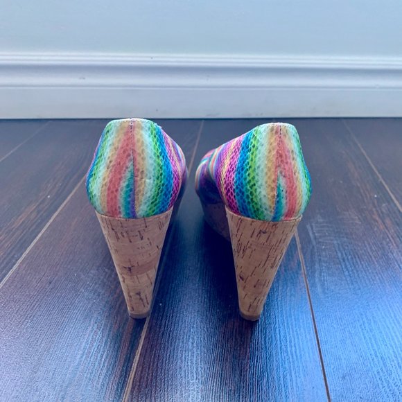 Nine West Rainbow Faux Snakeskin Pattern Wedge - Picture 4 of 5
